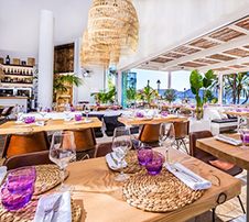 Bar de Comida en Moraira Costa Blanca para Comer Durante las Vacaciones